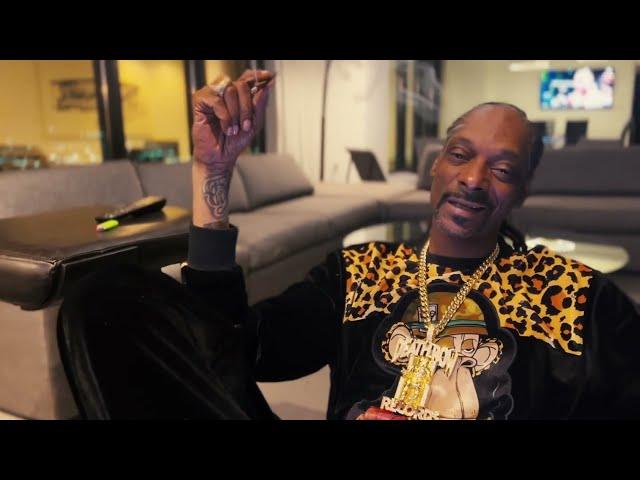 Snoop Dogg Ft. October London - Touch Away